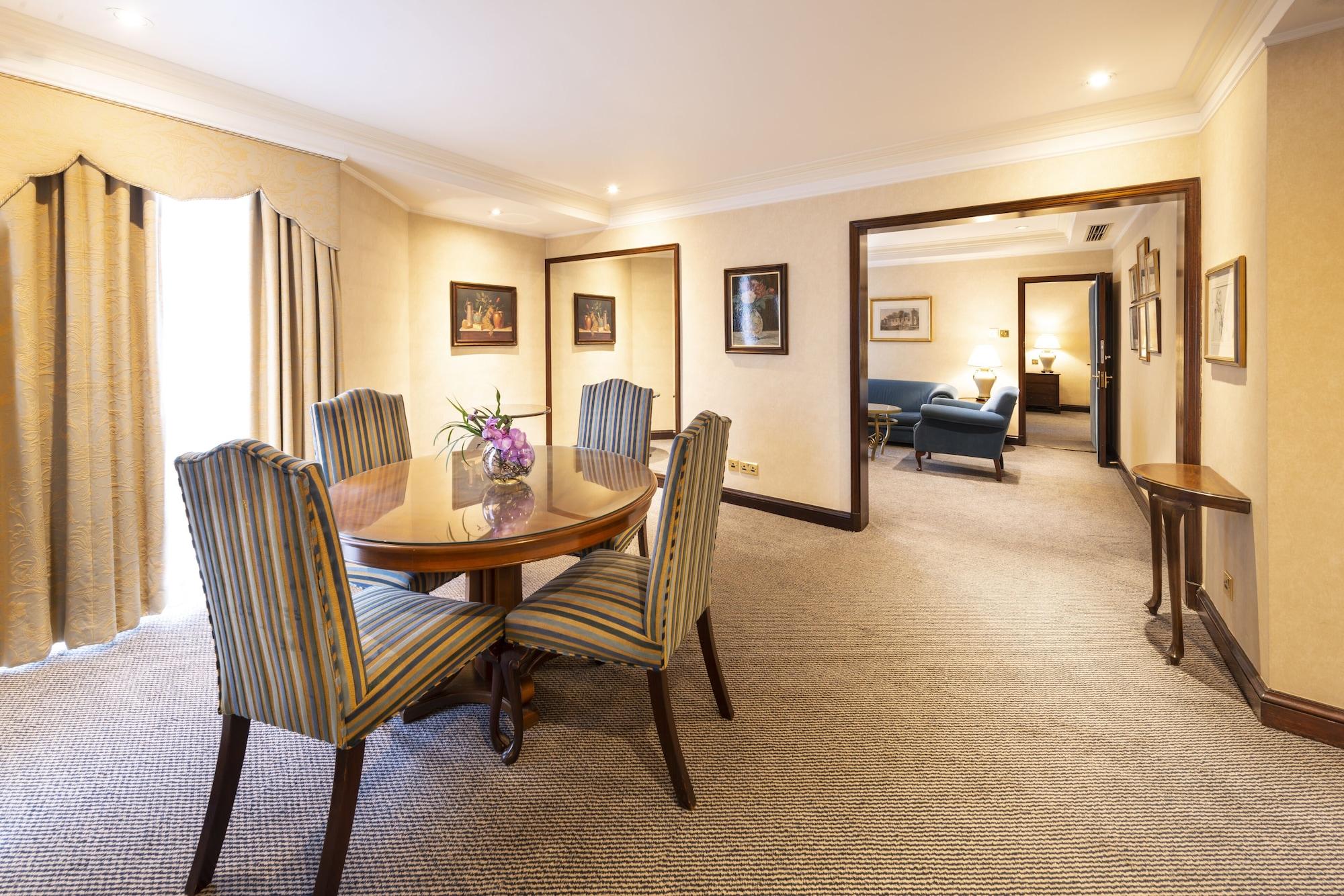 Millennium Gloucester Hotel London Bagian luar foto